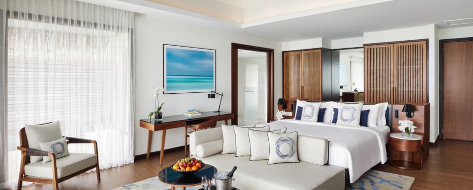  Over Pool Villa Bedroom 