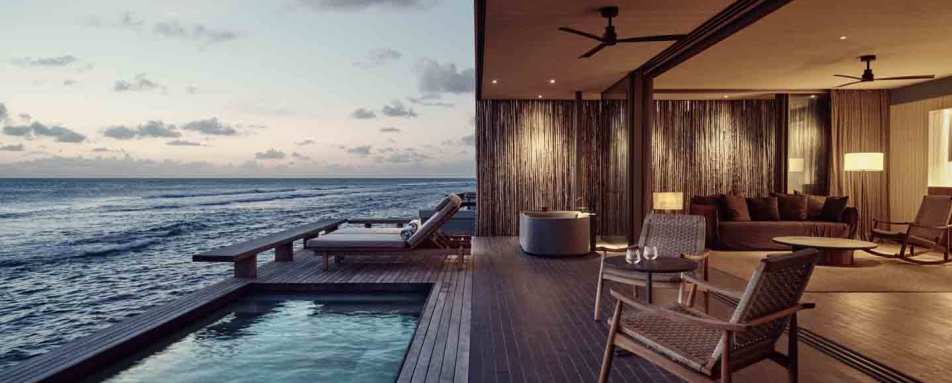 ONE-BWATER-POOLEXTERIORNIGHT 