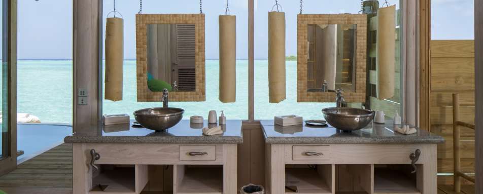 Overwater Villa Outdoor Bathroom - Soneva Jani