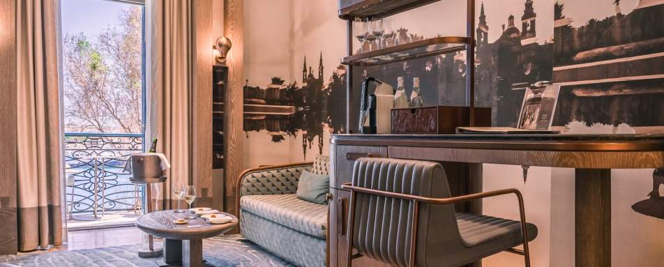 Grand Harbour View Suite 