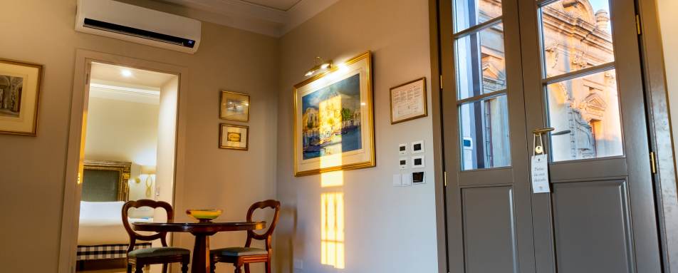 Executive Suite with Panoramic View 2 