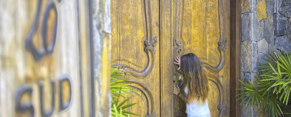 Main Door - 20 Degrés Sud