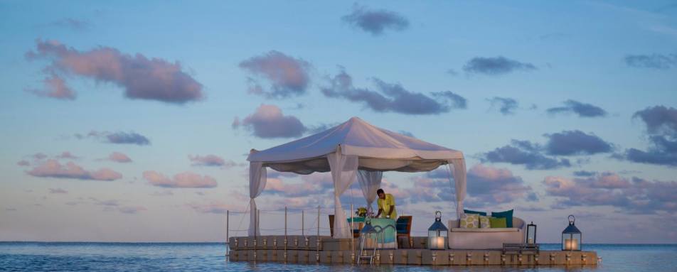 Pontoon - Four Seasons Resort Mauritius at Anahita