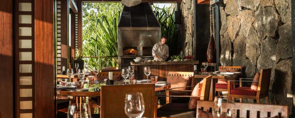 Dining at Four Seasons Resort Mauritius at Anahita