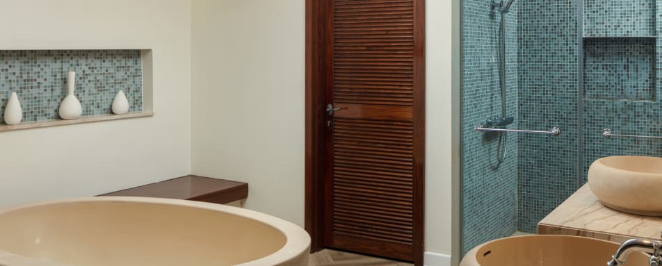 Junior Suite King Bathroom 