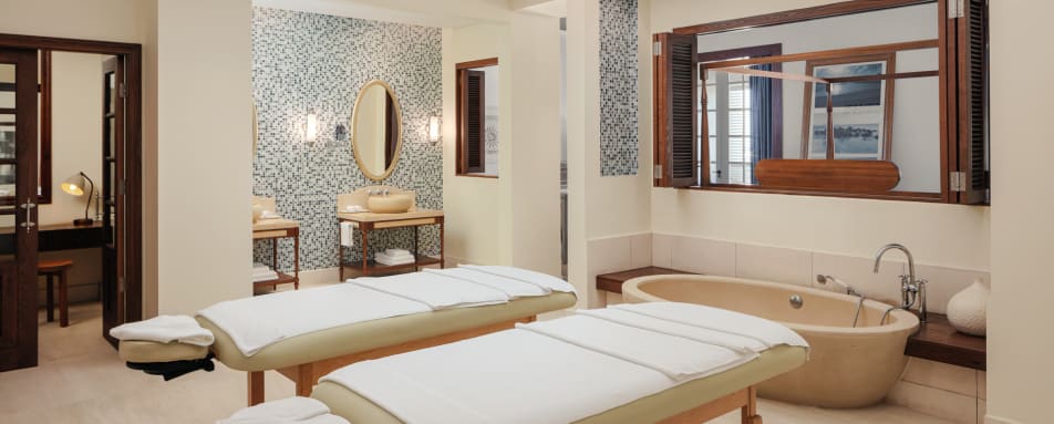 manor house spa suite  