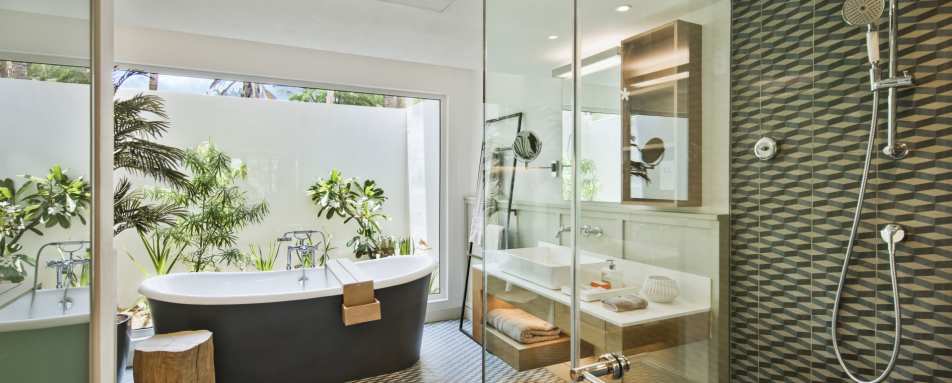 Junior Suite Bathroom 