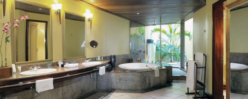 Senior Suite Bathroom