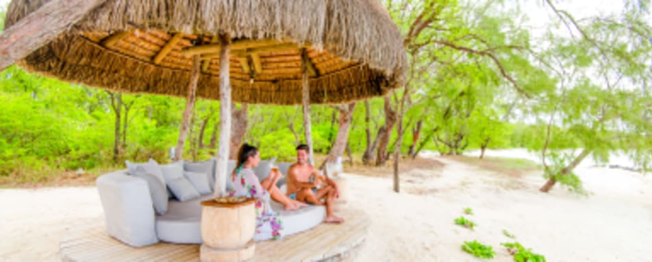 Beach cabana on Ilot Mangnie 