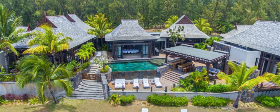 Grand Beachfront Villa 