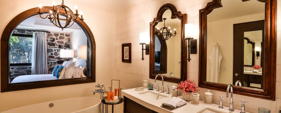 Bathroom Premier One Bedroom Suite 