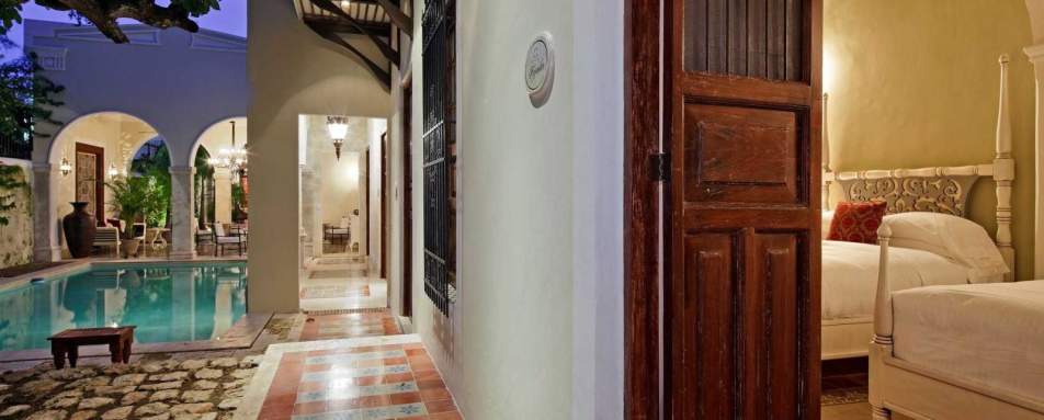 Pool and patio - Casa Lecanda