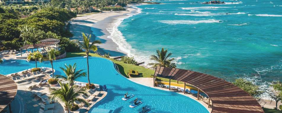 Pool and ocean views 