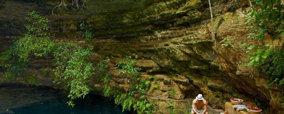 Picnic in a cenote - Hacienda Chichen