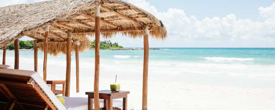 The beach - Hotel Esencia