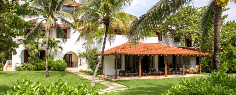 The Main House - Hotel Esencia