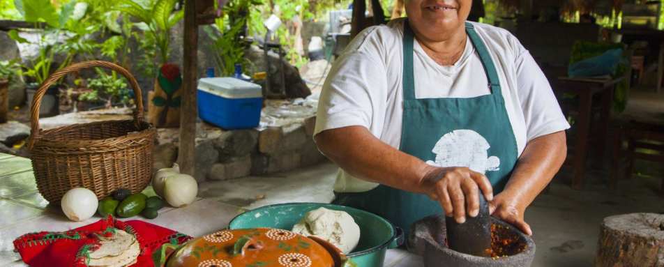 Learn about local cuisine - Hotel Guaycura