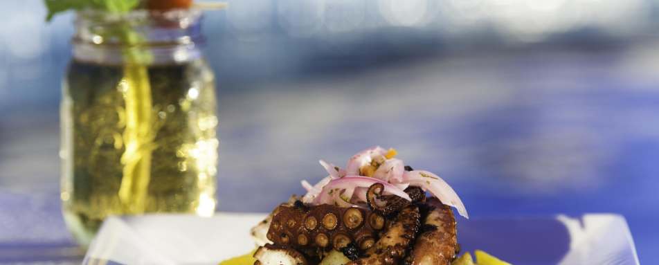 Dining at El Jardin - Hotel Guaycura