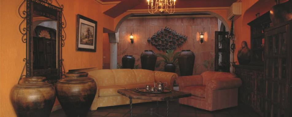 Sitting Room - Posada de las Flores La Paz