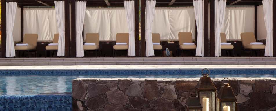 Pool cabanas - Rosewood San Miguel de Allende