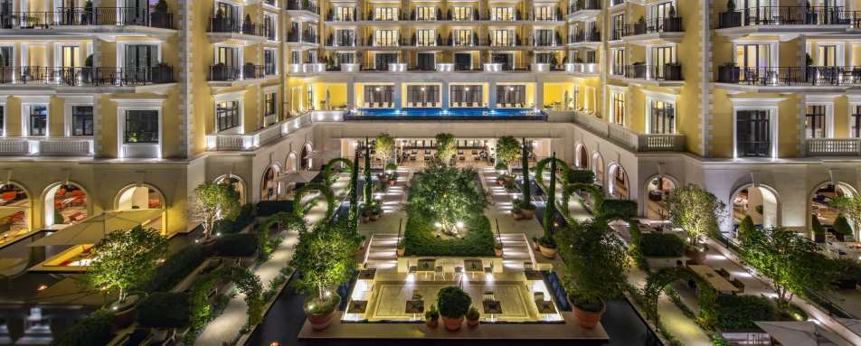 Exterior at night - Regent Porto Montenegro
