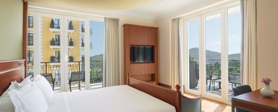 Junior Suite Sea View - Regent Porto Montenegro