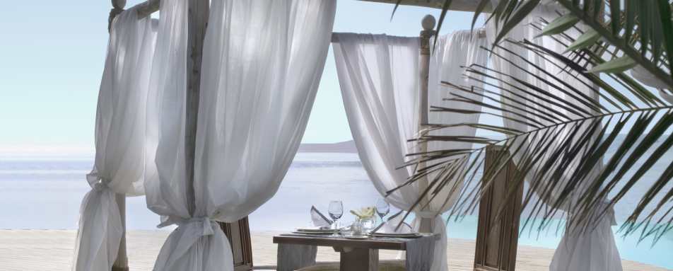 Beach dining - Morocco Honeymoon