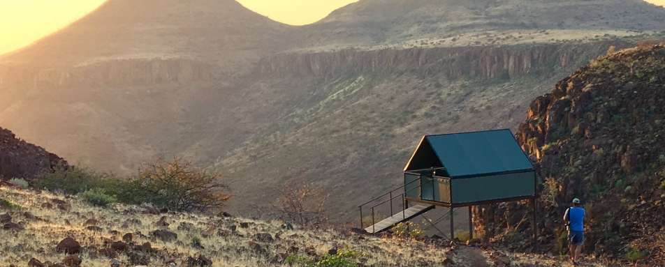 Etendeka Walking Trails, Crystal Maountain Camp 
