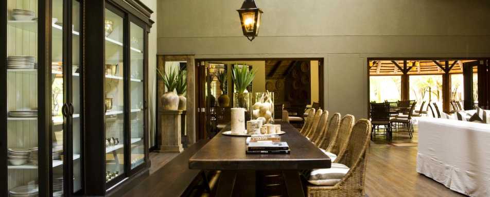 Dining table - Mushara Lodge