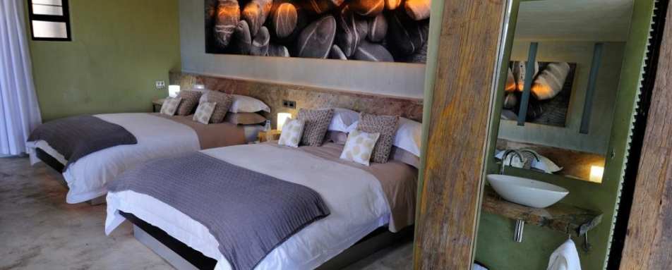 Garden Suite bedroom and bathroom - Olive Grove