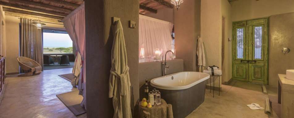 Bath tub and bedroom 