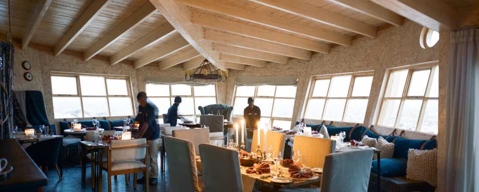 Dining Area - Shipwreck Lodge