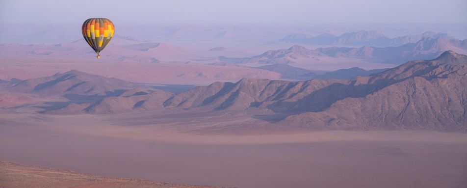Hot air ballon in Sossusvlei 