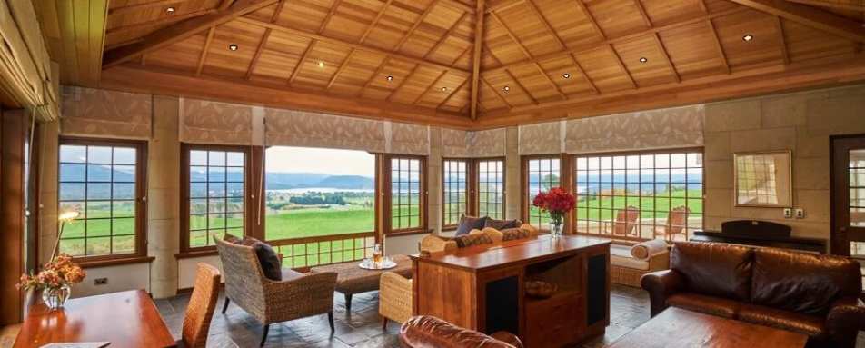 Lounge - Cabot Lodge 