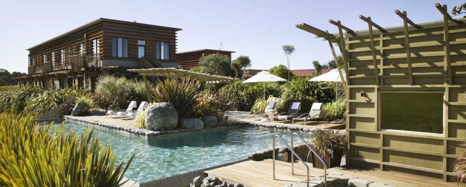 Outdoor pool - Hapuku Lodge
