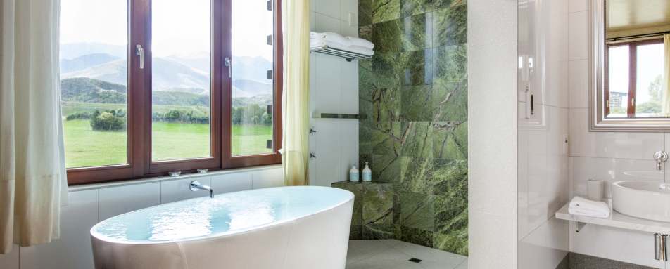 Bathtub - Hapuku Lodge