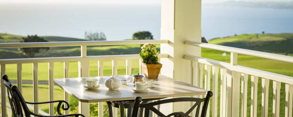 Balcony Dining - Kauri Cliffs 