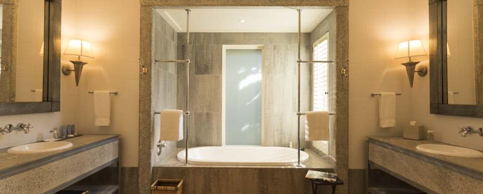 Deluxe Suite Bathroom - Kauri Cliffs 