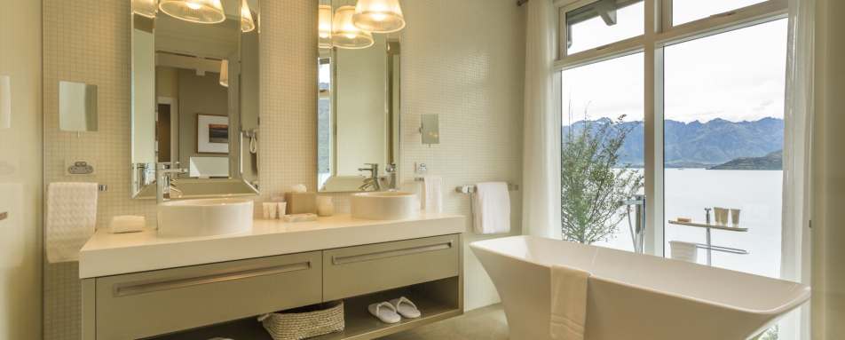 Owners Cottage Master Bathroom - Matakauri Lodge 