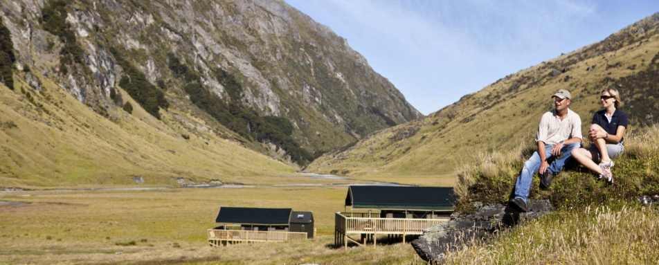 Views - Minaret Station