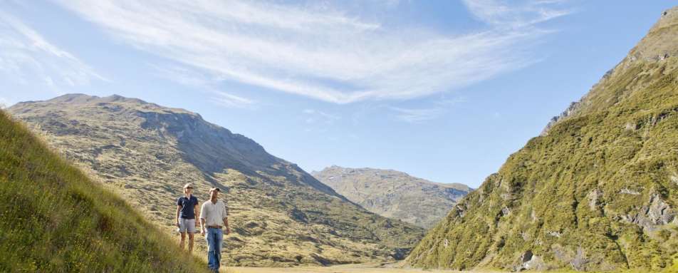 Walking - Minaret Station