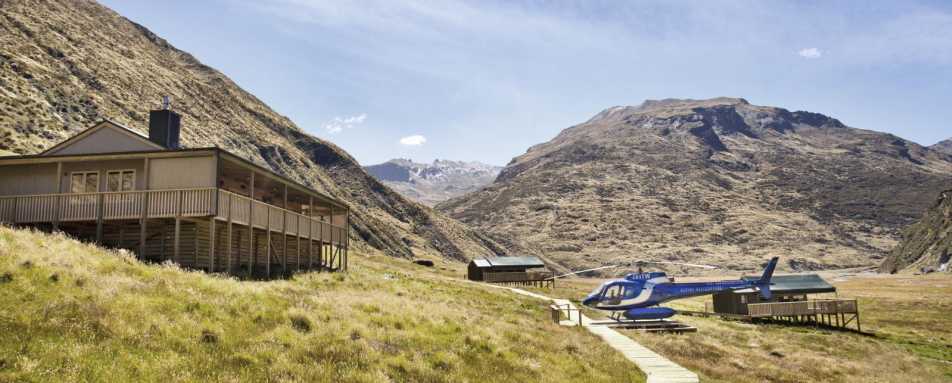 Exterior - Minaret Station