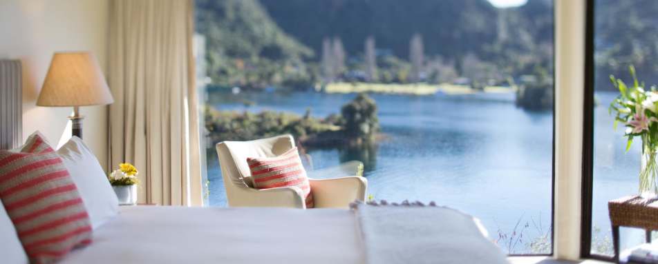 Executive Suite Lagoon View - Solitaire Lodge