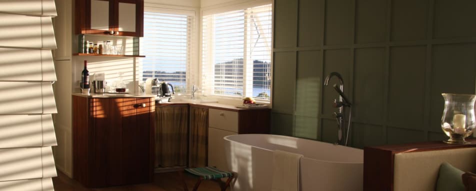 Bathroom Suite - The Boatshed