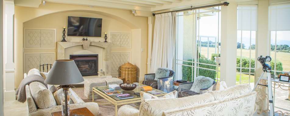 Owners Cottage Lounge - Wharekauhau 