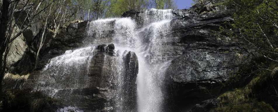 Hike to Turlidfossen waterfall