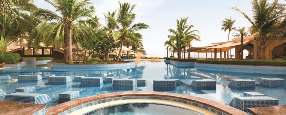 Pool Area - Hilton Muscat Al Bandar  