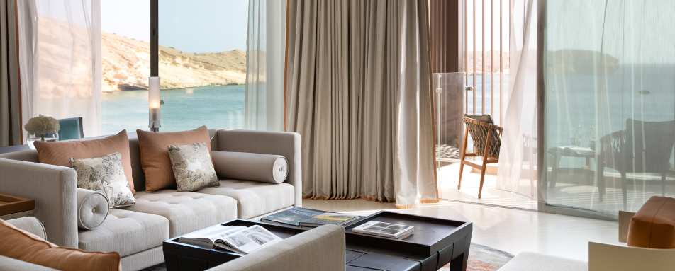   Junior One Bedroom Suite   - Living Room 