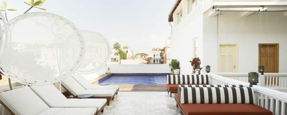 Small rooftop pool - American Trade Hotel