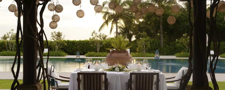 Poolside Dining - Amanpulo